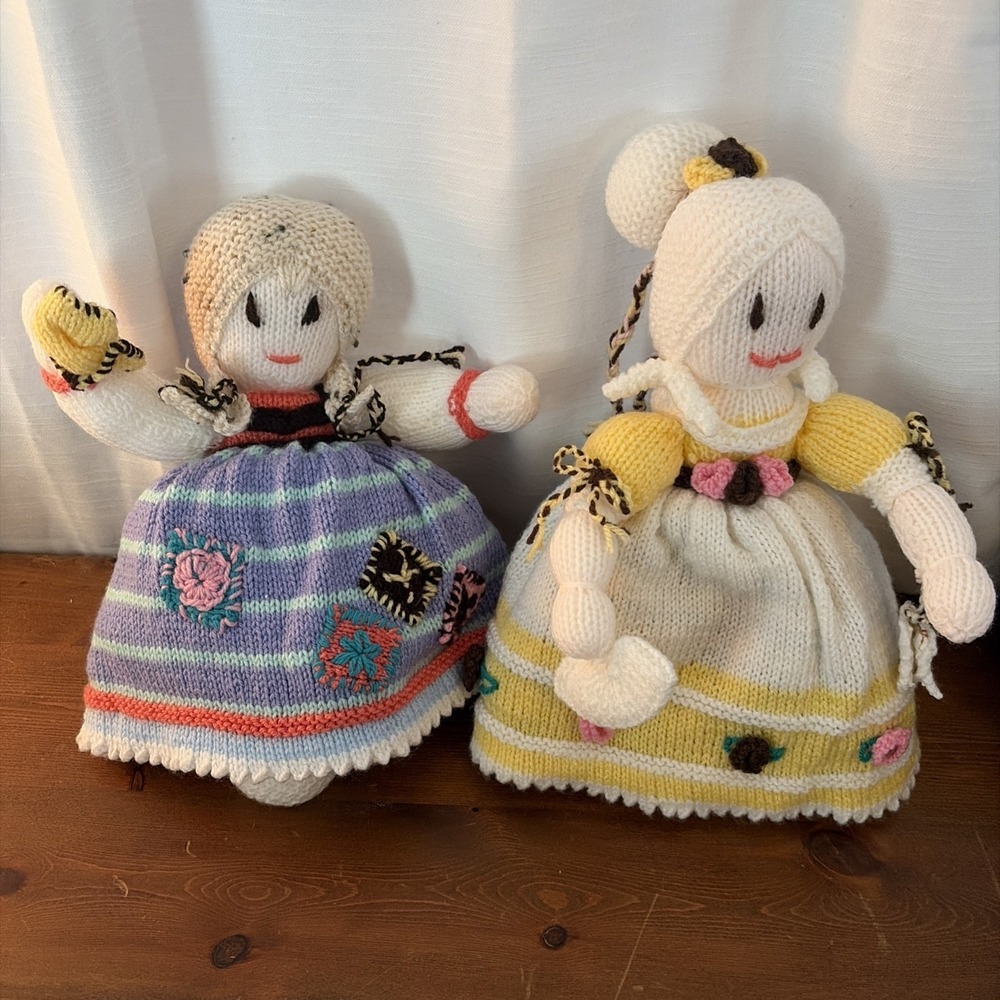 2 Knit Tipsy Turvy Dolls‎
